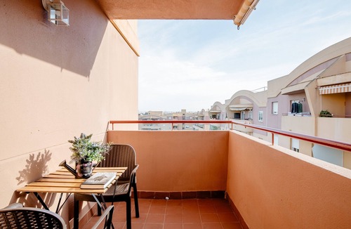 San Juan de Aznalfarache Apartment | Stunning Views of Seville
