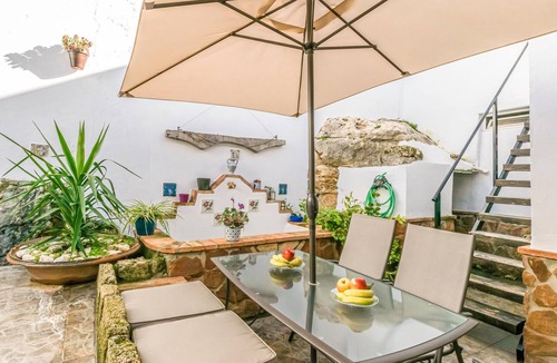 Hornachuelos House | Stunning home in Hornachuelos