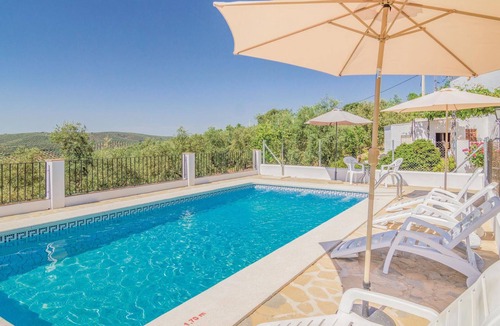 Iznajar House | Stunning home in Iznájar