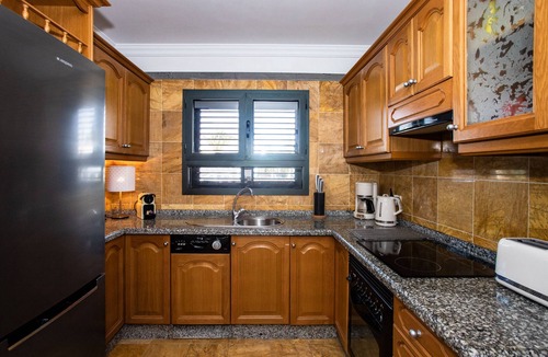 Montana Roja Villa | Stunning luxury Spa Villa. Heated pool and air conditioning. Hot tub available.