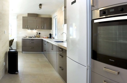 Alcalali Villa | Stunning private villa with WIFI, private pool, A/C, TV, patio, pets allowed and panoramic view