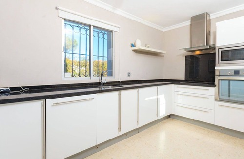 New Golden Mile Villa | Stunning private villa for 6 people with WIFI, private pool, A/C, TV and patio