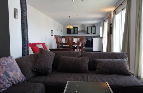 Yunquera Villa | Stunning views, light and space