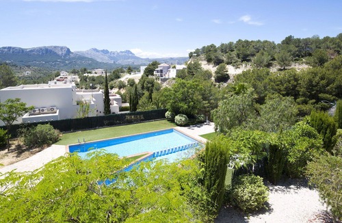 Empedrola House | Stunning villa for 6 guests with WIFI, pool, A/C, TV and patio