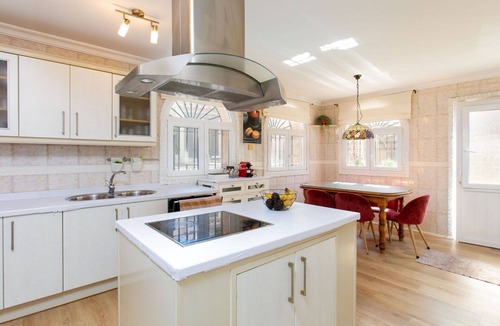 La Cala del Moral House | Stunning villa for 6 guests with private pool, A/C, WIFI, TV and patio