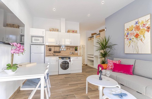 El Morche Apartment | Style, Comfort, and Beach 50m from the Sea