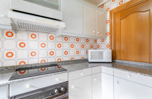 Santa Pola Apartment | 'Sunflower Salamanca' Apartment with Balcony and Air Conditioning