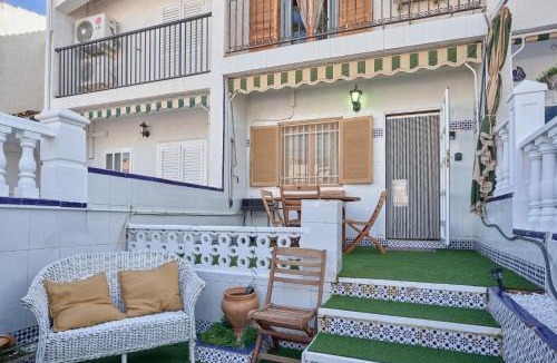 Gran Alacant Apartment | Sunny Coastal Retreat with Pool & Terrace