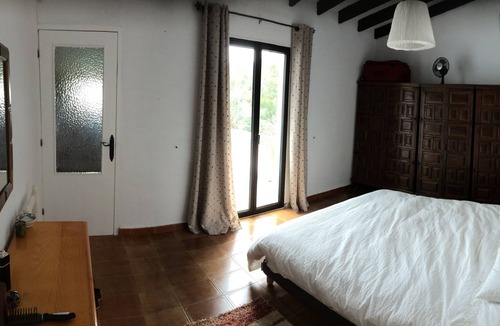 Competa Villa | Superb three bedroom south facing villa with lovely swimming pool.