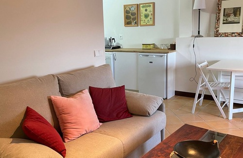 Consuegra Apartment | Superior Studio 'Biblioteca' with Terrace, Wi-Fi and Air Conditioning