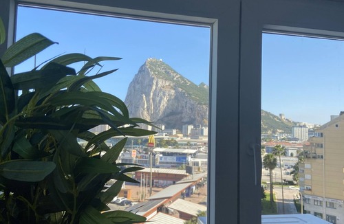La Linea de la Concepcion Apartment | THE ROCK VIEWS APARTMENTS 1 1 min walk from the border with Gibraltar