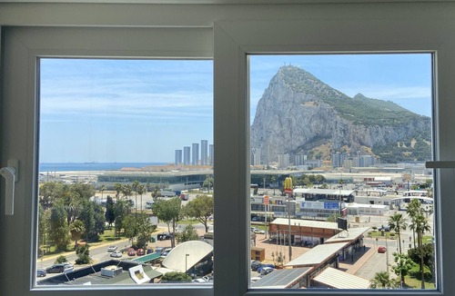 La Linea de la Concepcion Apartment | THE ROCK VIEWS APARTMENTS 2 one minute walk from the border with Gibraltar.