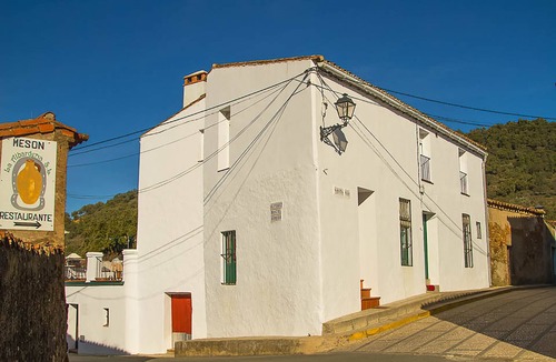 Jabugo Cottage | The Green Frog, nature, groups, families, hiking, gastronomy, culture.
