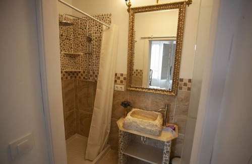 Cuevas Del Almanzora Hotel | This beautiful light and airy room has been adorned with unique decoration