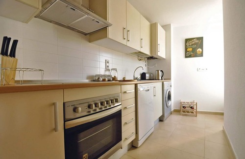 Jeronimo y Avileses y Balsicas de Arriba Apartment | This modern apartment on the 2nd floor is located in the Hacienda Riquelme golf resort.