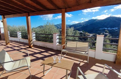 Comares Villa | Torcal 1 - Magnificent Villa for 8 People, Heated Pool, A/C, WIFI, Pet friendly!