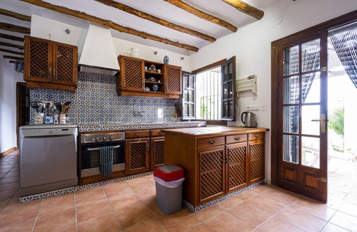 Daimalos Vados Villa | Tranquil retreat with private pool and beautiful gardens