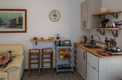 Vera Villa | Tranquil rural Villa sleeps 5, Exclusive Private Pool, great views, close to sea