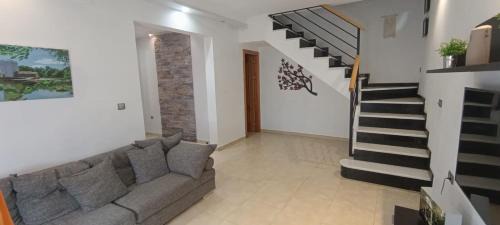 Alcala de Guadaira House | Triana house a 10 min Sevilla y cerca aeropuerto, 5 camas, sofá cama y 2 baños