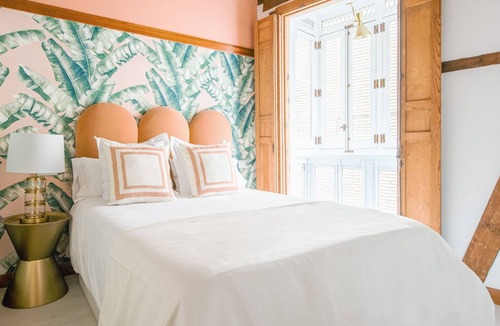 Toledo City Center Apartment | ~TROPIC~ by myhomeintoledo.com