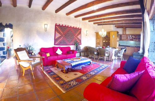 El Islote Villa | Two Bedroom villa , Unique, cozy, private garden, warm, family type