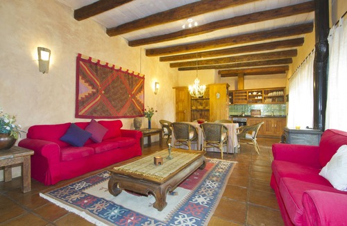 El Islote Villa | Two Bedroom villa , Unique, cozy, private garden, warm, family type