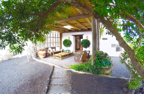 El Islote Villa | Two Bedroom villa , Unique, cozy, private garden, warm, family type