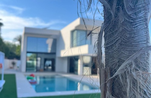 San Juan de Alicante Ski Chalet | Ultra-Modern 5-Bed Luxury Chalet with Private Pool & Home Cinema 13 Min To Beach