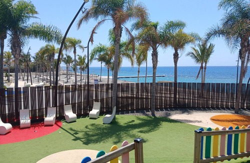 Castillo del Romeral House | Vacation Home 'Holiday Esquinita' with Wi-Fi and Air Conditioning