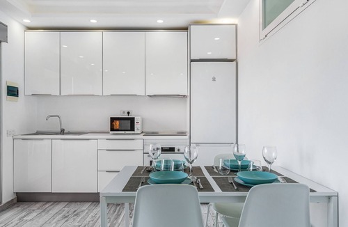 Caleta de Fuste Villa | Vacation Villa 'Bellavista Luxury Home' with Sea View, Private Pool and Wi-Fi