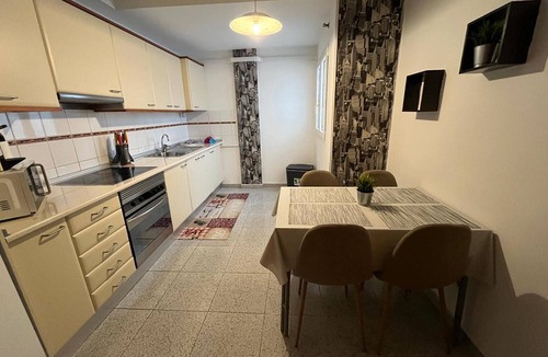 Castillo del Romeral Apartment | Vacation Apartment 'Castillo Dream' with Sea View, Wi-Fi and Air Conditioning