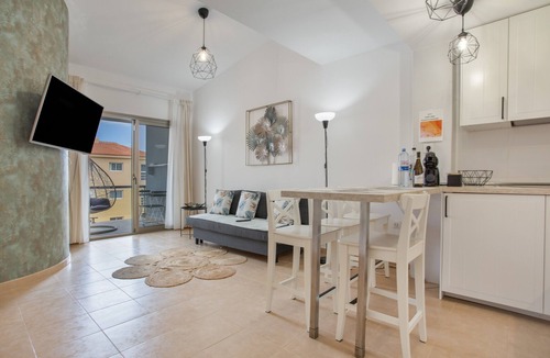 Nuevo Horizonte Apartment | Vacation Apartment 'vv Sueño Del Mar' with Sea View, Pool and Wi-Fi