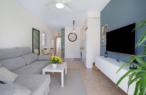 Caleta de Fuste Apartment | Vacation Apartment 'Apartamento 104' with Mountain View, Wi-Fi and Air Conditioning