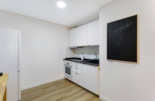 Playa de Arinaga Apartment | Vacation Apartment 'Apartamento Con Piscina Arinaga' with Shared Pool and Wi-Fi