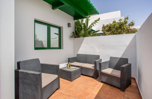 Uga Apartment | Vacation Apartment 'El Refugio De Los Sueños' with Mountain Views, Terrace and Wi-Fi