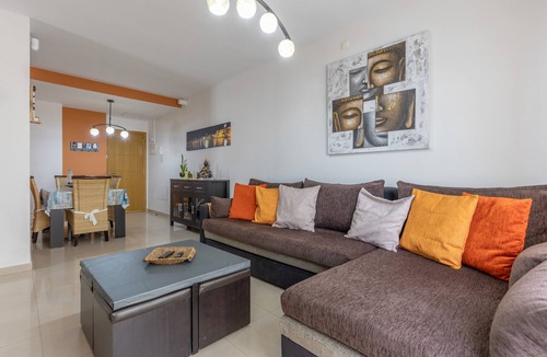 Gran Tarajal Apartment | Vacation Apartment 'Casa Nurita y El Cho' with Sea View, Wi-Fi & Air Conditioning