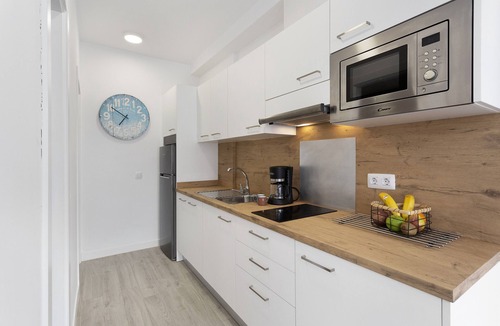 Triquivijate Apartment | Vacation Apartment 'Amanecer - Apartamento Con Terraza' with Private Terrace and Wi-Fi