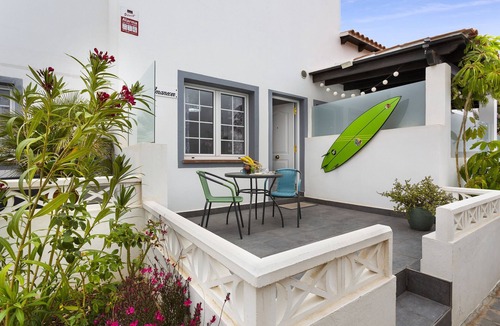 Triquivijate Apartment | Vacation Apartment 'Amanecer - Apartamento Con Terraza' with Private Terrace and Wi-Fi