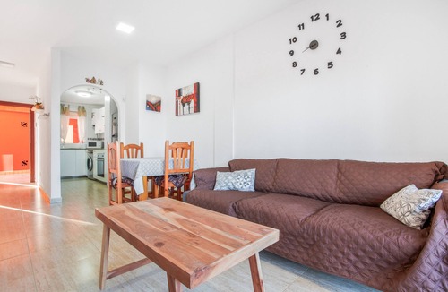 Parque Holandes Apartment | Vacation Apartment 'Los Tinajones' with Sea View, Shared Pool and Wi-Fi