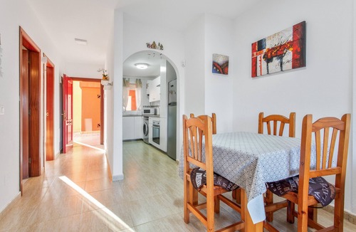 Parque Holandes Apartment | Vacation Apartment 'Los Tinajones' with Sea View, Shared Pool and Wi-Fi