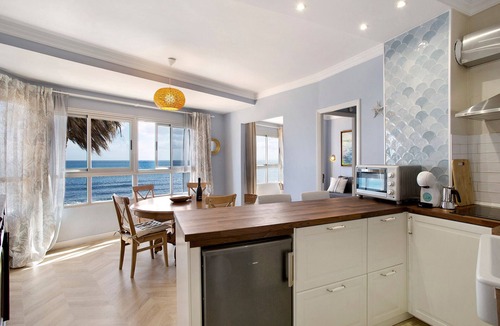 Playa de Arinaga Apartment | Vacation Apartment 'Ocean Side Arinaga' with Sea View and Wi-Fi