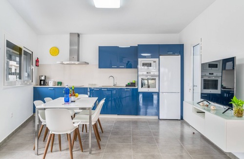 La Santa Apartment | Vacation Apartment 'Sparrow' with Wi-Fi and Air Conditioning