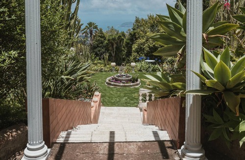 Arucas Apartment | Vacation 'Bastion Del Drago - 8' with Mountain View, Shared Terrace and Wi-Fi
