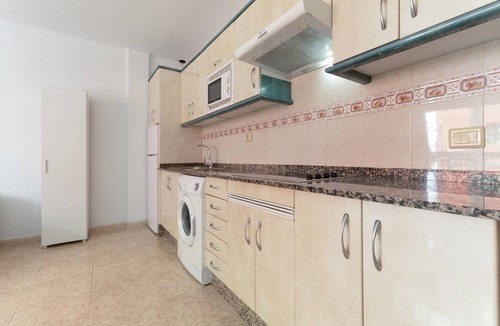 Morro Jable Apartment | Vacation 'Familia De Vacaciones' with Wi-Fi