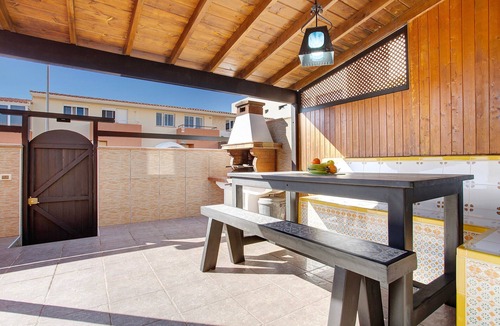 Puerto del Rosario House | Vacation Home 'Velázquez' with Private Terrace, Wi-Fi and Air Conditioning