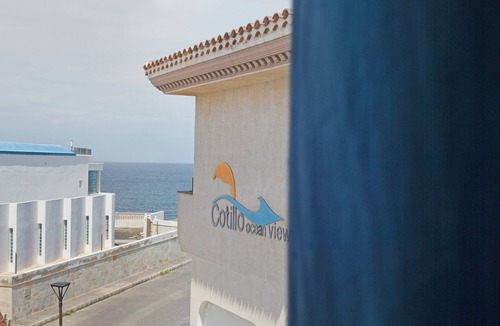 El Cotillo House | Vacation Home 'Apart 3 Dormitorios Vista Mar 4' with Sea View, Shared Pool and Wi-Fi