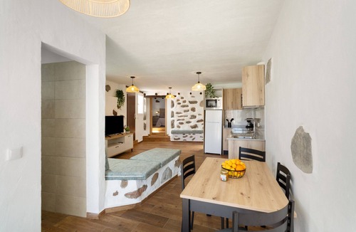 Risco Blanco Apartment | Vacation Home 'Casa 1' with Mountain View, Wi-Fi and Air Conditioning