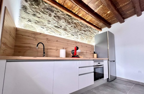 Temisas House | Vacation Home 'Casa Celestina' with Mountain View, Wi-Fi and Air Conditioning