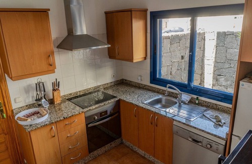 Playa Blanca House | Vacation Home 'Casa De Pato' with Private Terrace, Private Garden and Wi-Fi