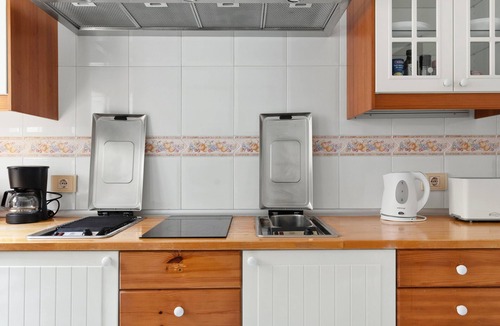 La Garita House | Vacation Home 'Casa Tila Frente Al Mar' with Sea View, Shared Terrace and Wi-Fi